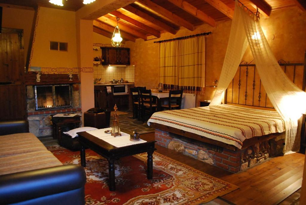 Tzivaeri Hotel Likodhrómion Quarto foto