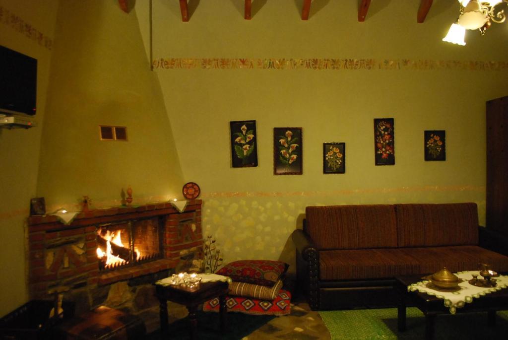 Tzivaeri Hotel Likodhrómion Quarto foto