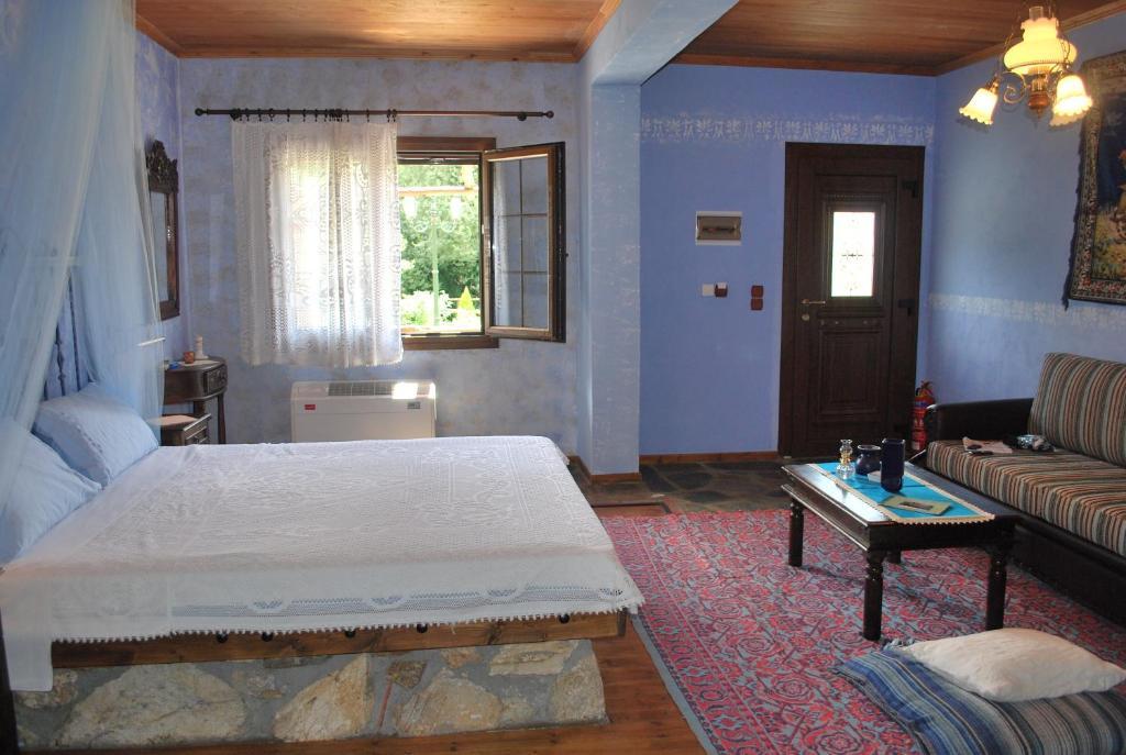 Tzivaeri Hotel Likodhrómion Quarto foto